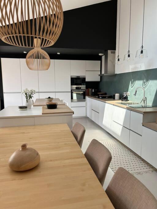 Belle Maison Contemporaine Ampus Zewnętrze zdjęcie