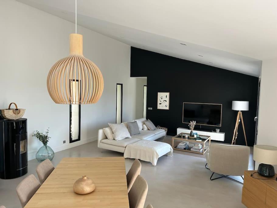 Belle Maison Contemporaine Ampus Zewnętrze zdjęcie